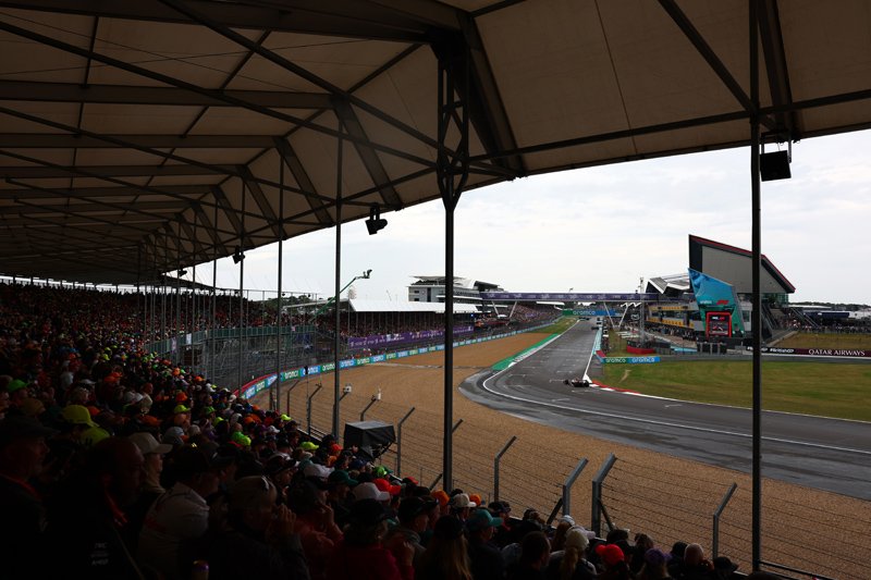 Silverstone keeps British Grand Prix